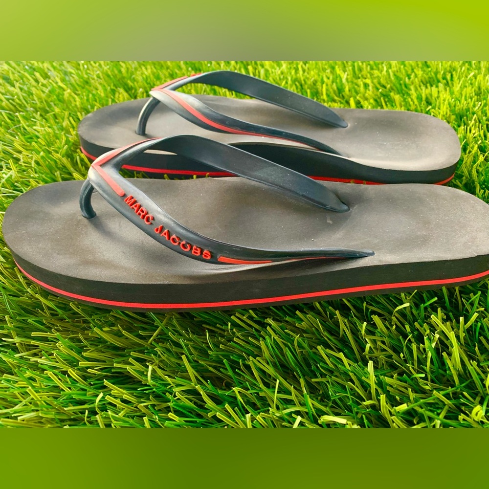 Marc Jacobs women flip flops